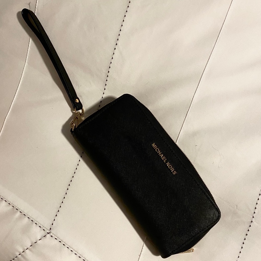 Michael Kors black jet set wallet